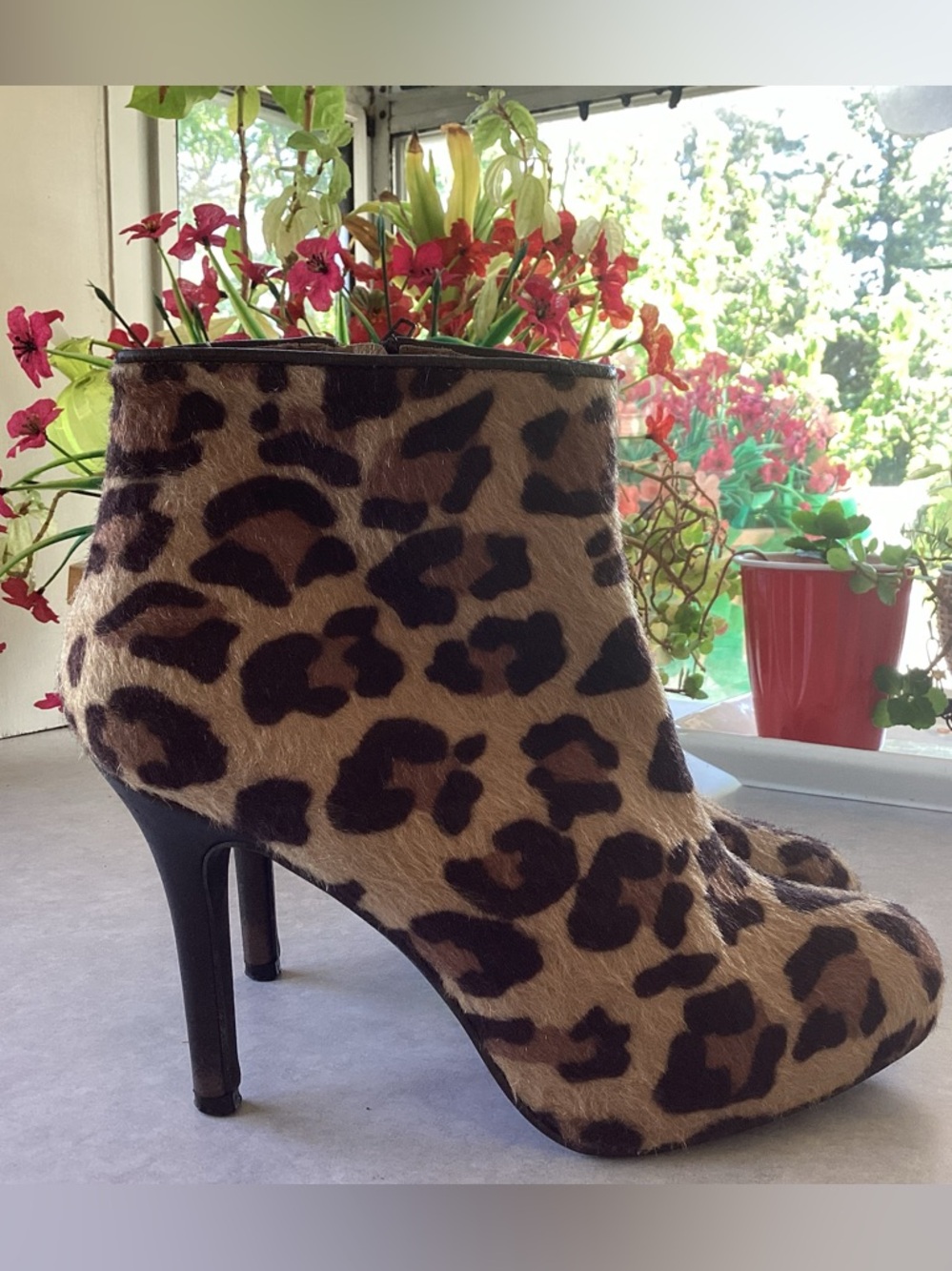 Angel Alarcón leather Leopard Calf Hair Booties SZ 8